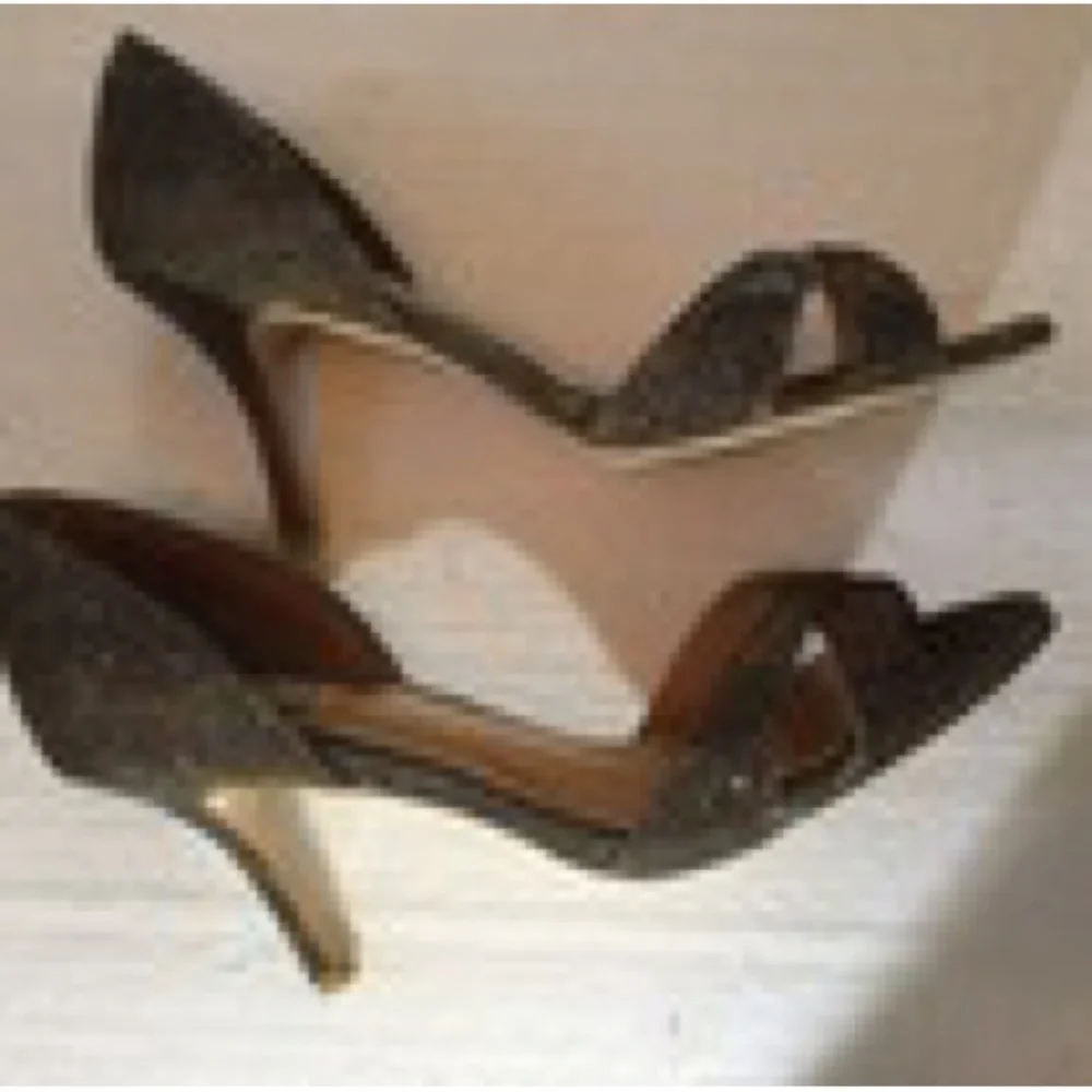 Badgley Mischka Silver Glitter D’Orsay Heels Strappy Evening Pumps 7